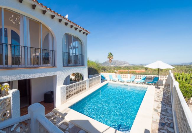 Villa/Dettached house in Orba - Villa Leonie, private pool, jacuzzi, 8p