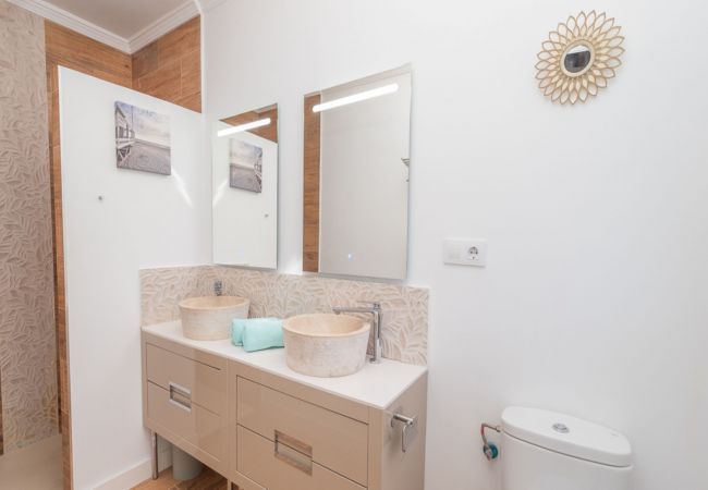 Villa à Orba - Villa Leonie, piscine privée, jacuzzi, 8p Villa à Orba - Villa Leonie, piscine privée, jacuzzi, 8p