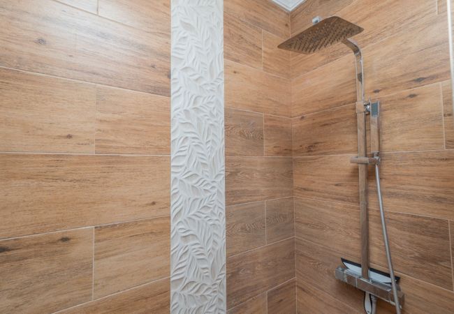 Villa à Orba - Villa Leonie, piscine privée, jacuzzi, 8p Villa à Orba - Villa Leonie, piscine privée, jacuzzi, 8p