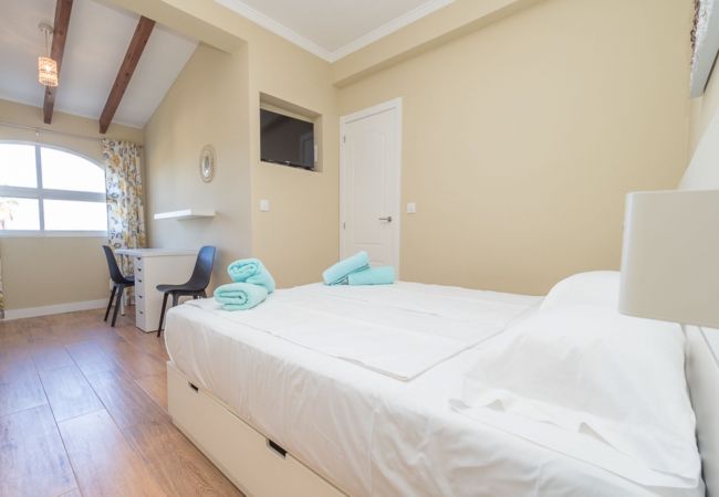 Villa à Orba - Villa Leonie, piscine privée, jacuzzi, 8p Villa à Orba - Villa Leonie, piscine privée, jacuzzi, 8p