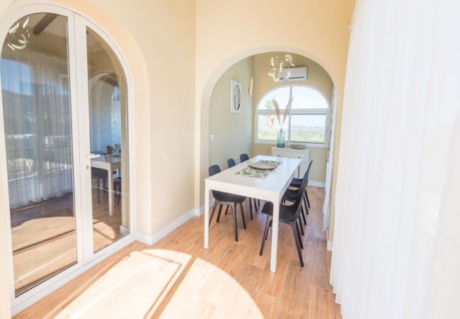 Villa à Orba - Villa Leonie, piscine privée, jacuzzi, 8p Villa à Orba - Villa Leonie, piscine privée, jacuzzi, 8p