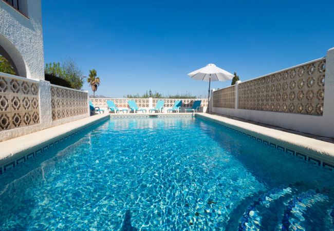 Villa à Orba - Villa Leonie, piscine privée, jacuzzi, 8p Villa à Orba - Villa Leonie, piscine privée, jacuzzi, 8p