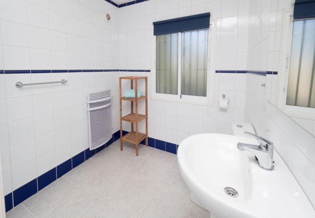 Villa à Orba - Villa Leonie, piscine privée, jacuzzi, 8p Villa à Orba - Villa Leonie, piscine privée, jacuzzi, 8p