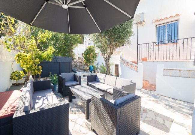 Villa à Orba - Villa Leonie, piscine privée, jacuzzi, 8p Villa à Orba - Villa Leonie, piscine privée, jacuzzi, 8p