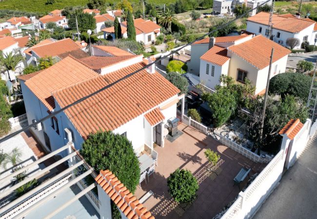 Villa à Orba - Villa Leonie, piscine privée, jacuzzi, 8p Villa à Orba - Villa Leonie, piscine privée, jacuzzi, 8p