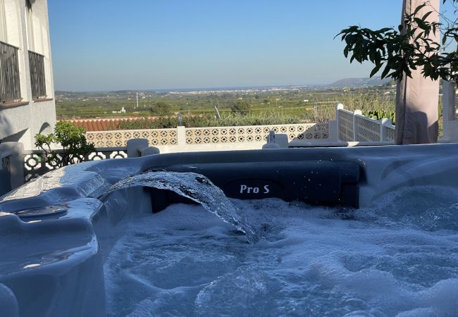 Villa à Orba - Villa Leonie, piscine privée, jacuzzi, 8p Villa à Orba - Villa Leonie, piscine privée, jacuzzi, 8p