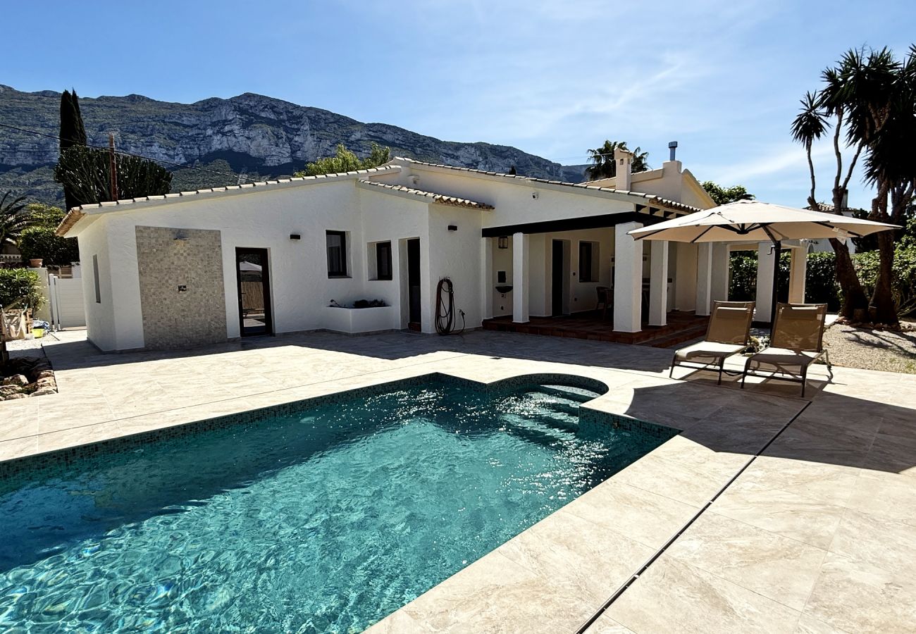 Villa in Denia - Villa Mona, 4p, Privatpool